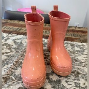 Pink rubber boots by Joe Fresh - size 6